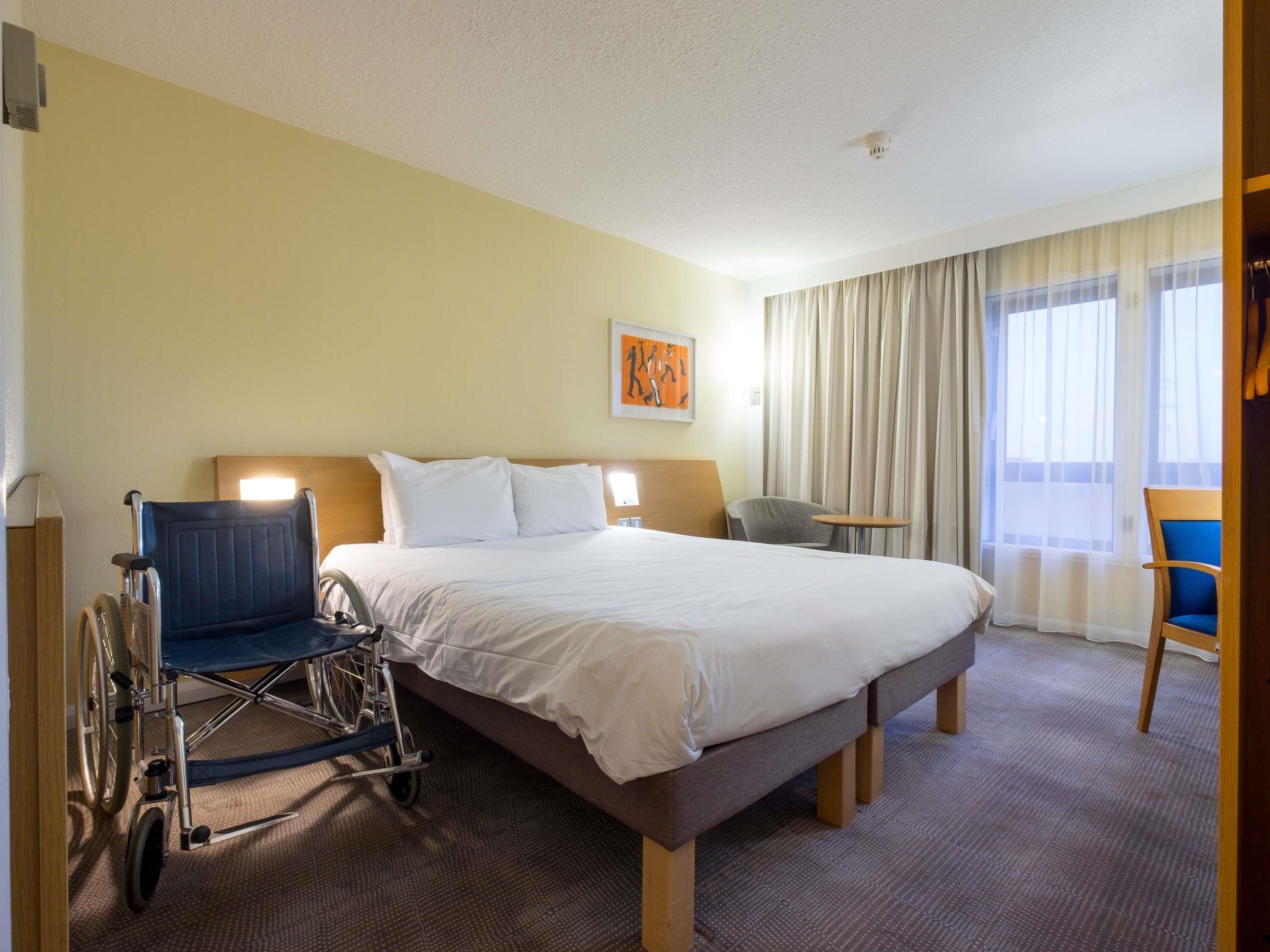 Standard Double Room, 1 Double Bed, Accessible | Minibar, in-room safe, desk, laptop workspace