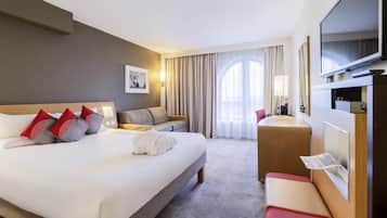 Executive-Zimmer, 1 Queen-Bett und Schlafsofa | Minibar, Zimmersafe, Schreibtisch, laptopgeeigneter Arbeitsplatz