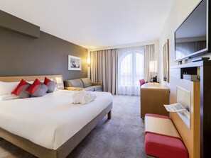 Executive Room, 1 Queen Bed with Sofa bed | Minibar, in-room safe, desk, laptop workspace - Novotel Southampton (Southampton)