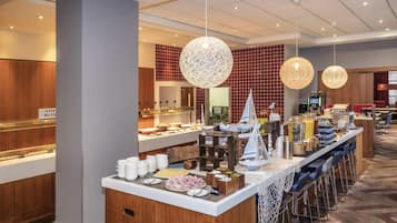 Tägliches Frühstück zum Mitnehmen gegen Gebühr