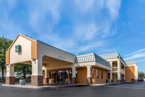 Exterior - Quality Inn Athens I-65 / Huntsville Area West (Athens)