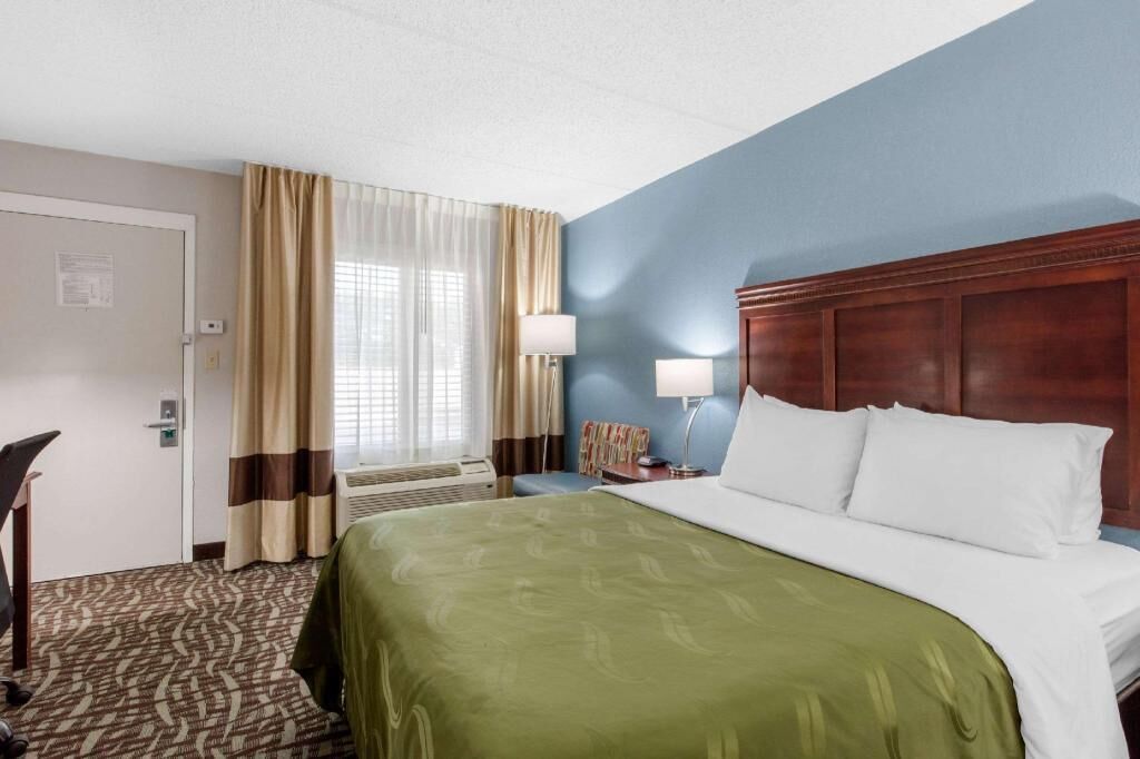 Desk, iron/ironing board, free WiFi, bed sheets