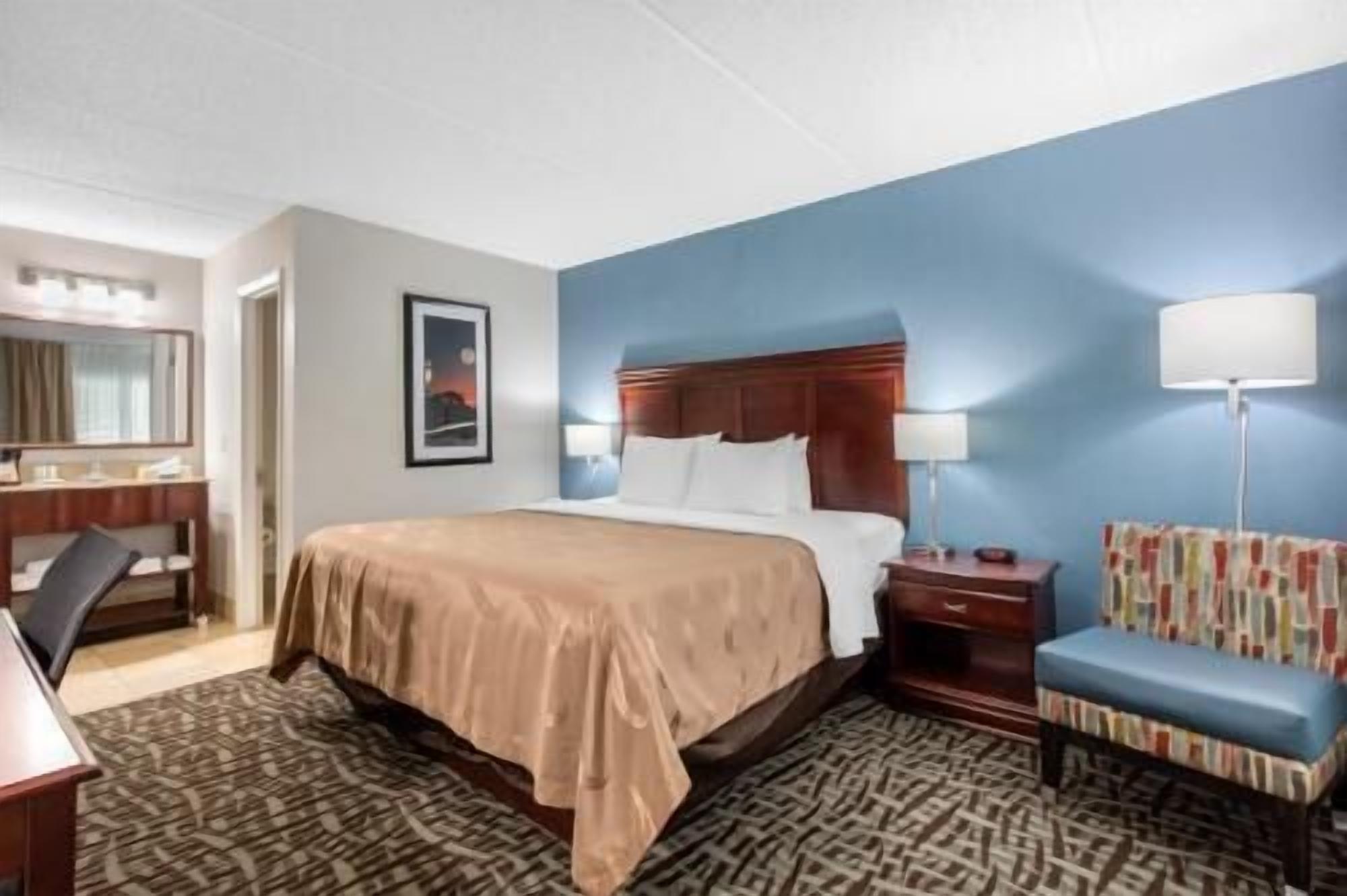 Desk, iron/ironing board, free WiFi, bed sheets