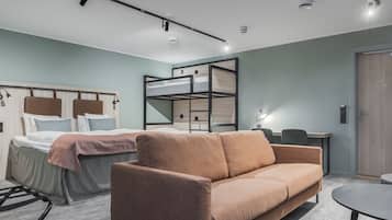 Family Room, No Windows (Large) | Desk, laptop workspace, iron/ironing board, free WiFi