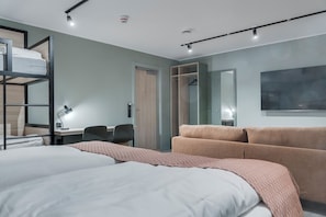 Family Room, No Windows (Large)