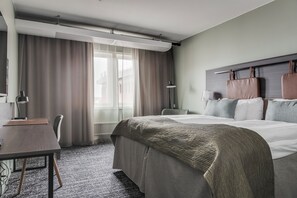 Desk, laptop workspace, iron/ironing board, free WiFi - Quality Hotel Lulea (Luleå)
