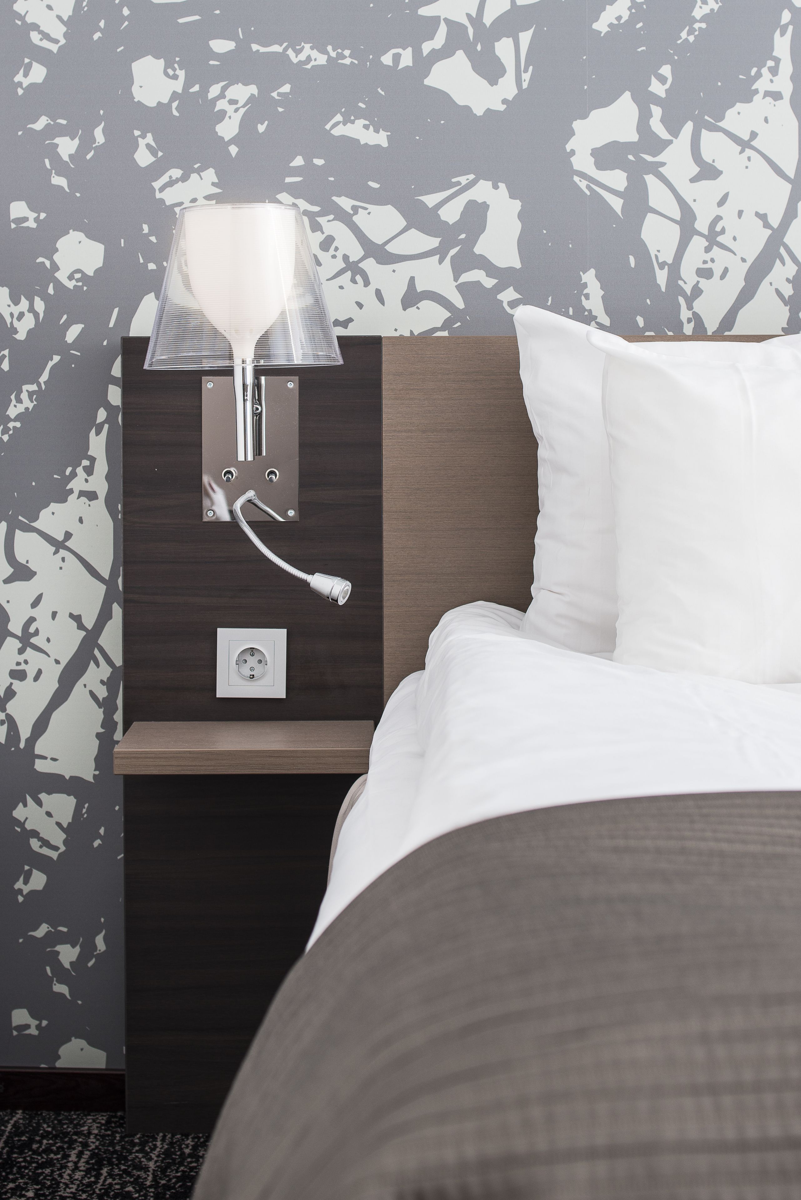 desk, laptop workspace, iron/ironing board, cots/infant beds