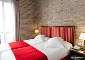 Premium bedding, in-room safe, desk, blackout curtains - Ad Hoc Monumental Hotel (Valencia)