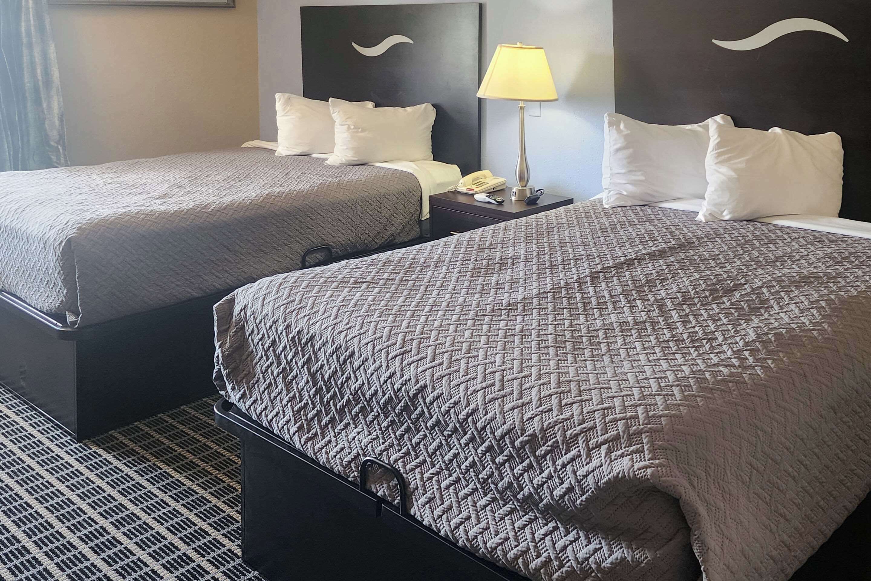 Desk, soundproofing, iron/ironing board, free WiFi