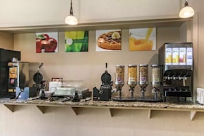 Café da manhã continental grátis durante a semana