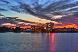 Façade de l’hébergement - soirée/nuit