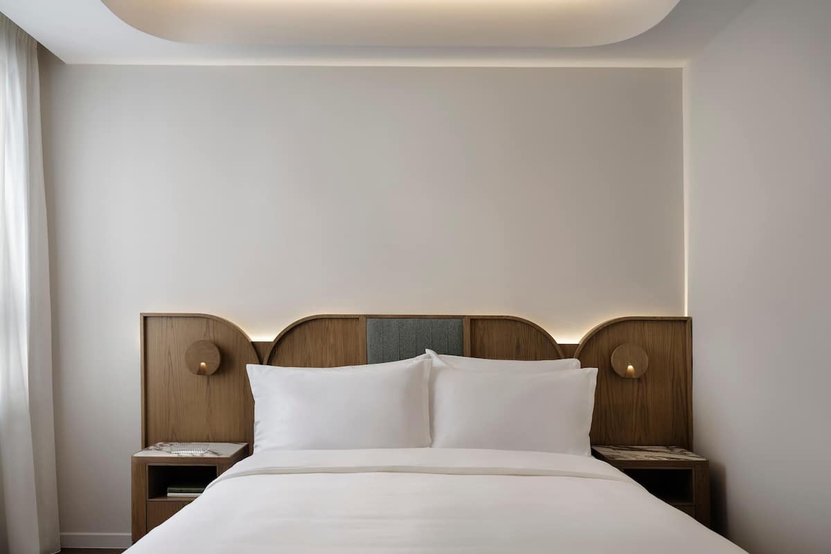 Slow | 1 bedroom, premium bedding, down comforters, Select Comfort beds