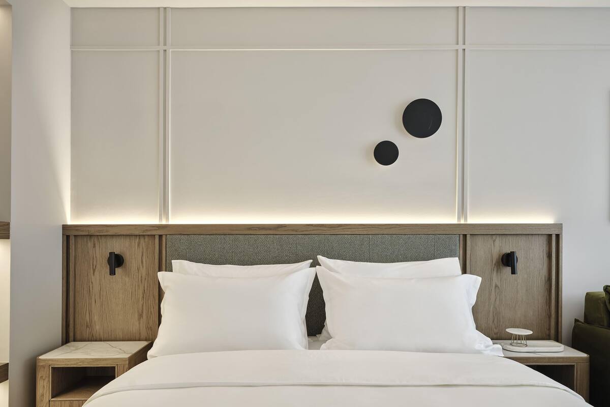 1 Schlafzimmer, hochwertige Bettwaren, Daunenbettdecken