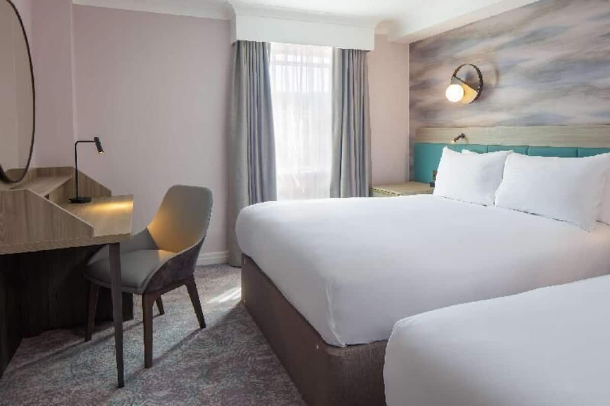 In-room safe, iron/ironing board, WiFi, bed sheets