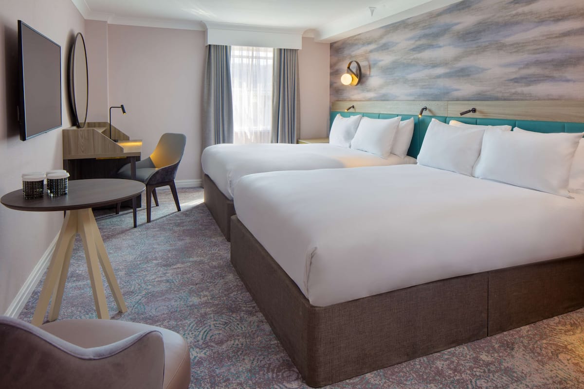 superior room, 1 queen bed | in-room safe, iron/ironing board, wifi, bed sheets