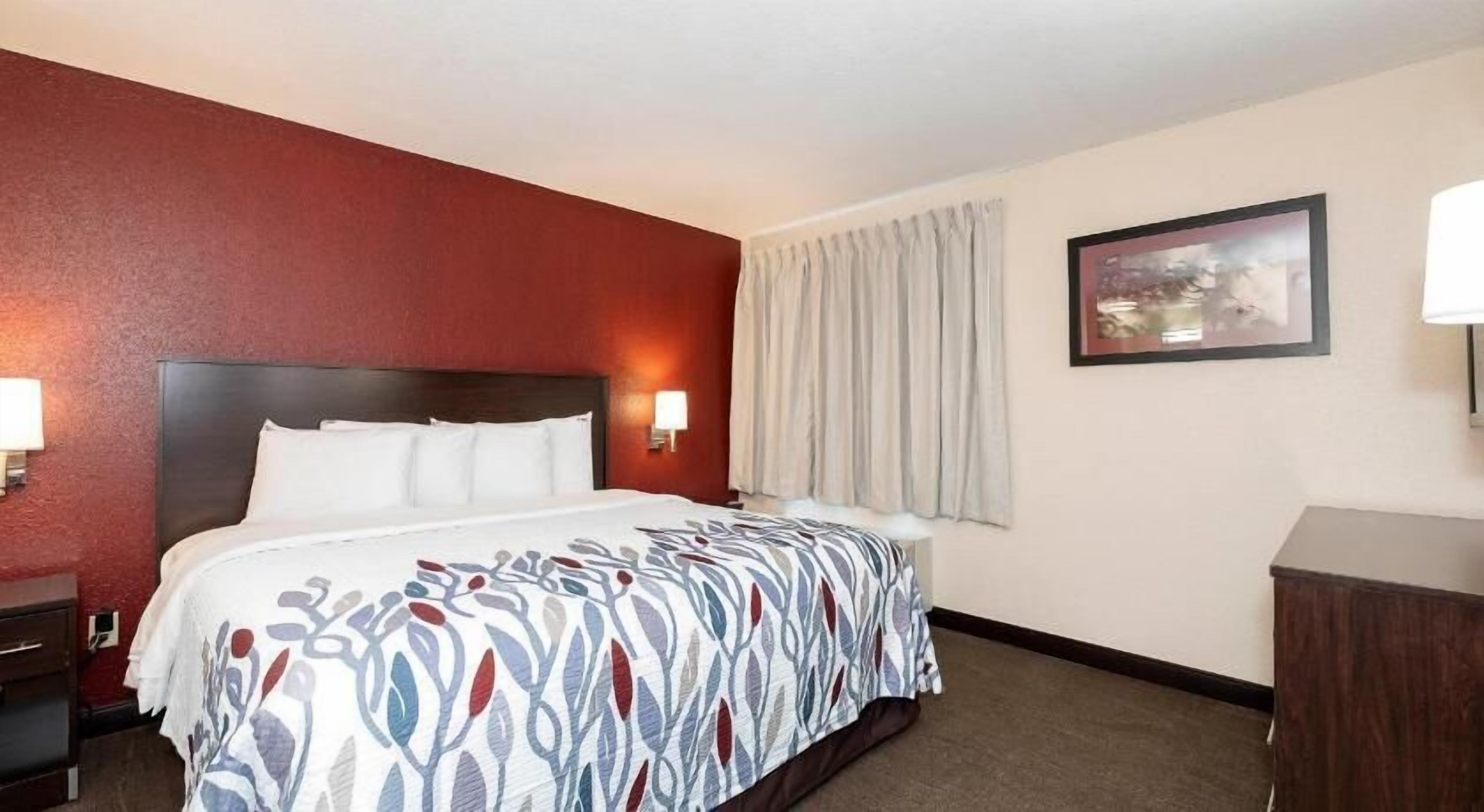 Cortinas blackout, wifi gratis y ropa de cama 
