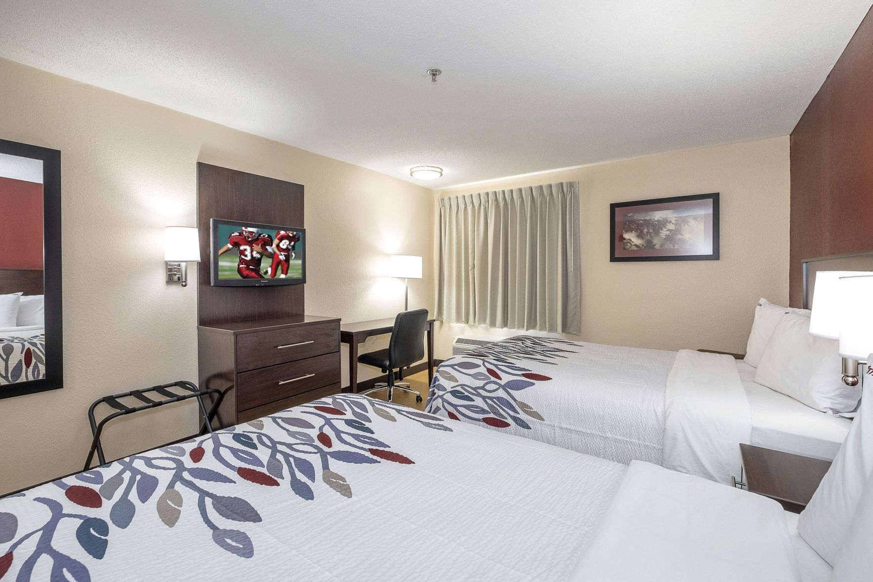 Cortinas blackout, wifi gratis y ropa de cama 