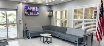 Quality Inn Airport - Cruise Port