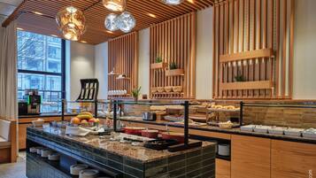 Café da manhã com buffet todos os dias (EUR 23 por pessoa)