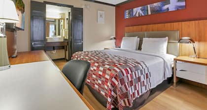 Red Roof Inn Uhrichsville