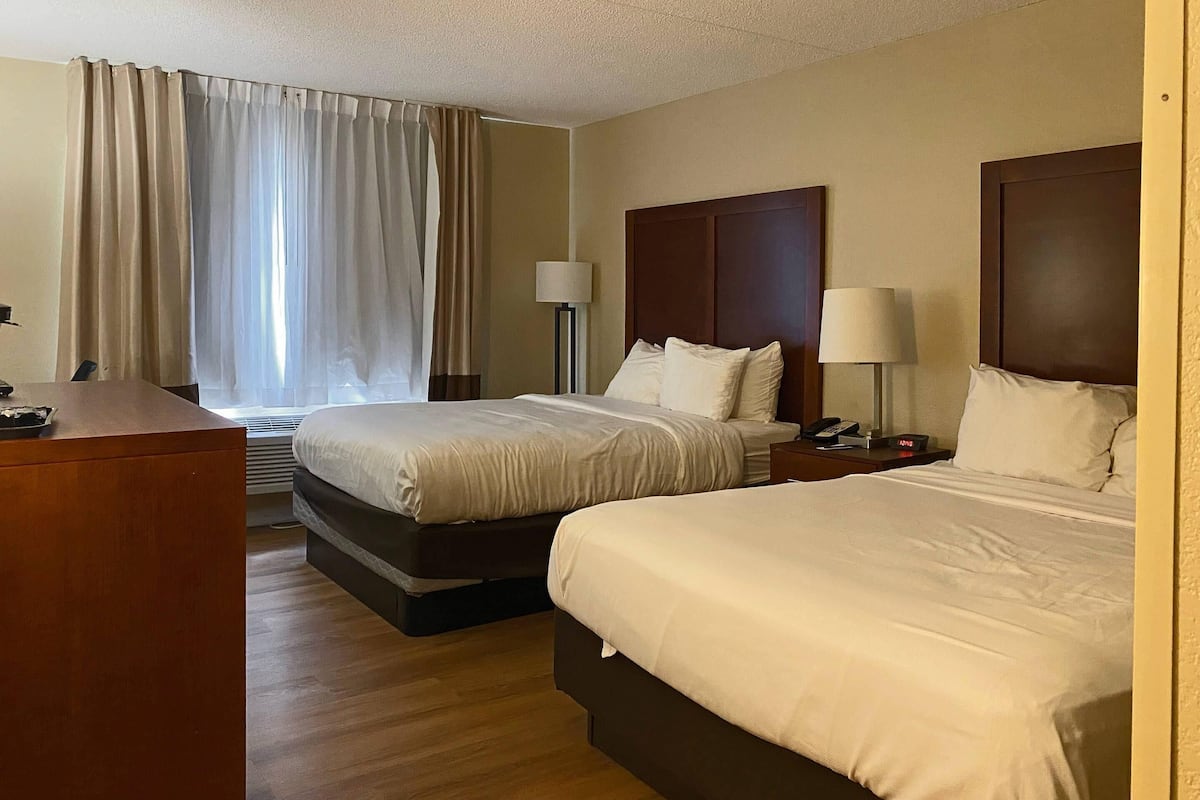 Room, 2 Queen Beds, Non Smoking