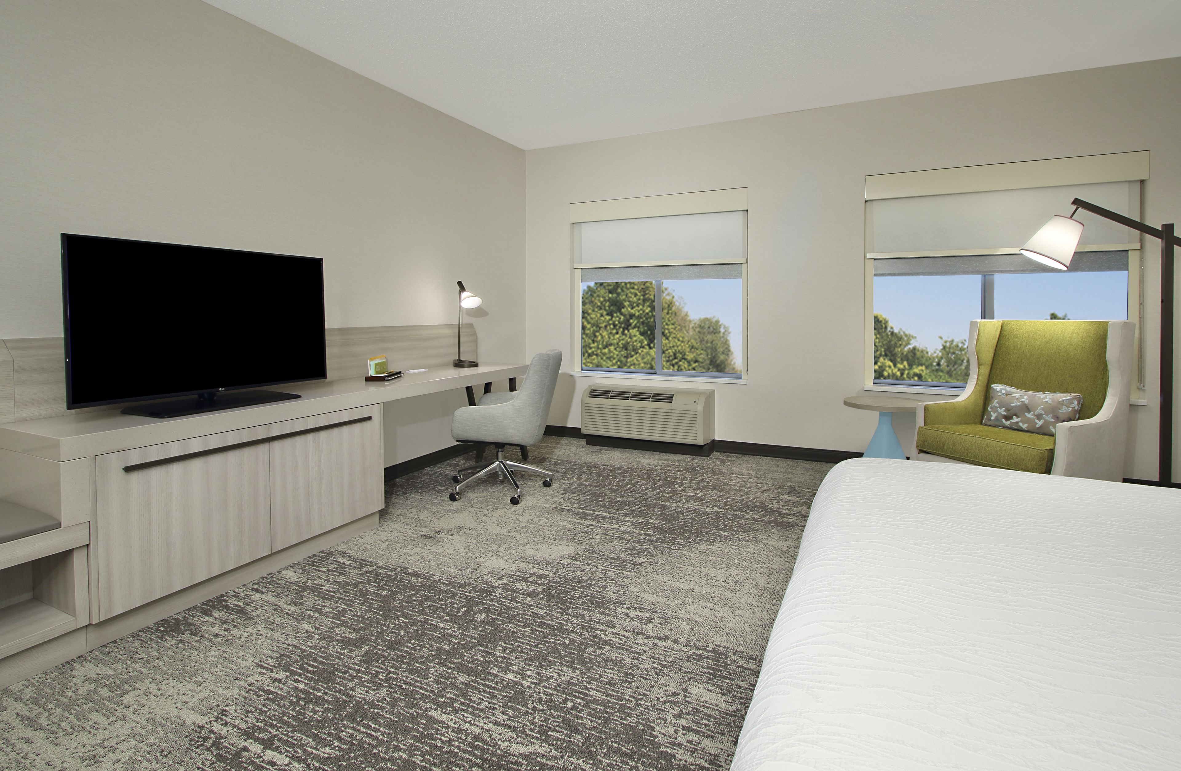 pillow-top beds, in-room safe, desk, free cots/infant beds