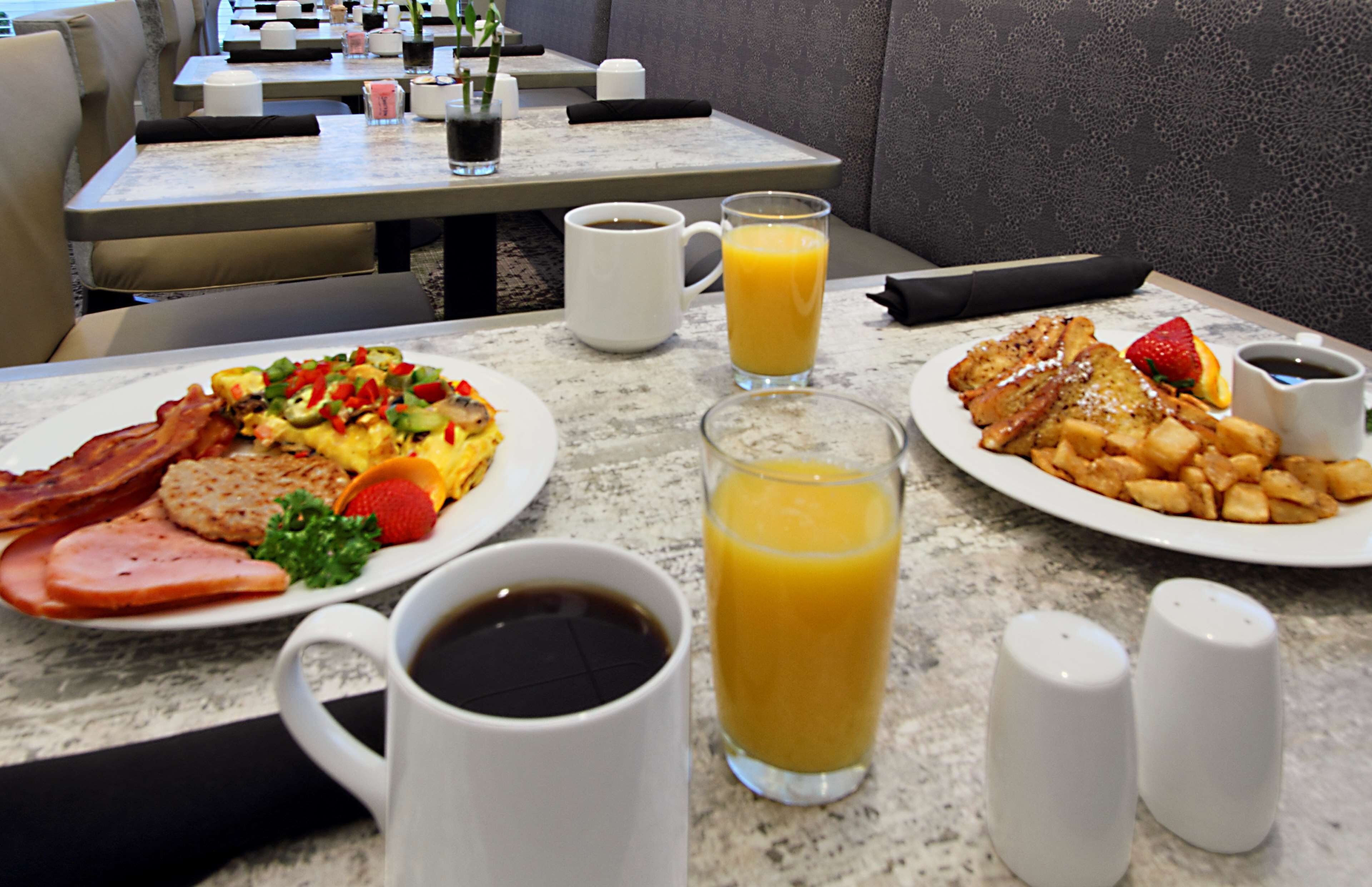 breakfast, dinner served; american cuisine, al fresco dining