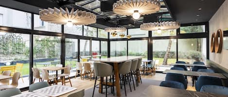 Daily buffet breakfast (EUR 14.50 per person)