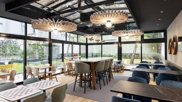 Daily buffet breakfast (EUR 13.9 per person)