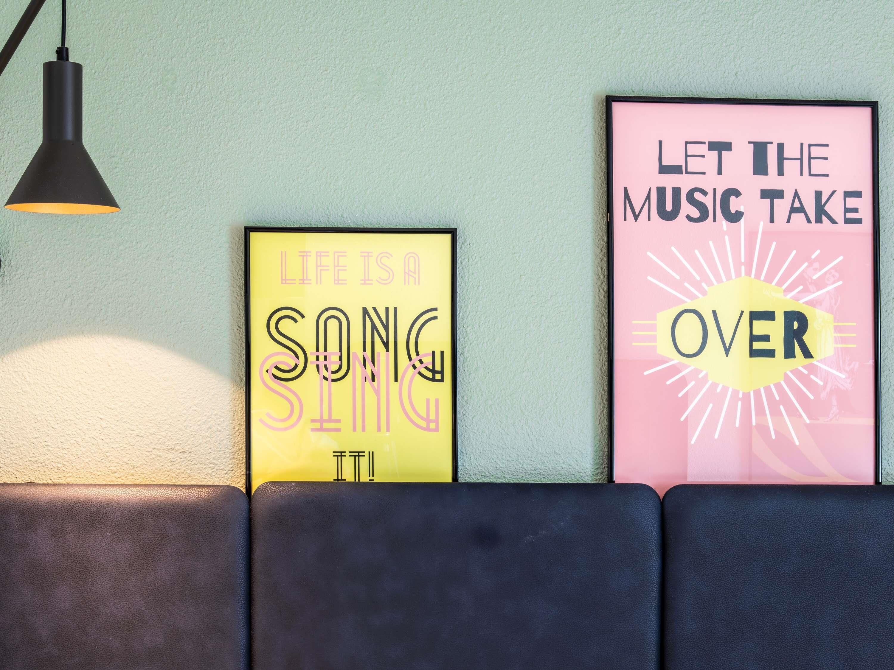 standard room, 1 double bed | premium bedding, in-room safe, desk, soundproofing