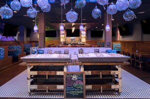 Se sirven cenas y mariscos