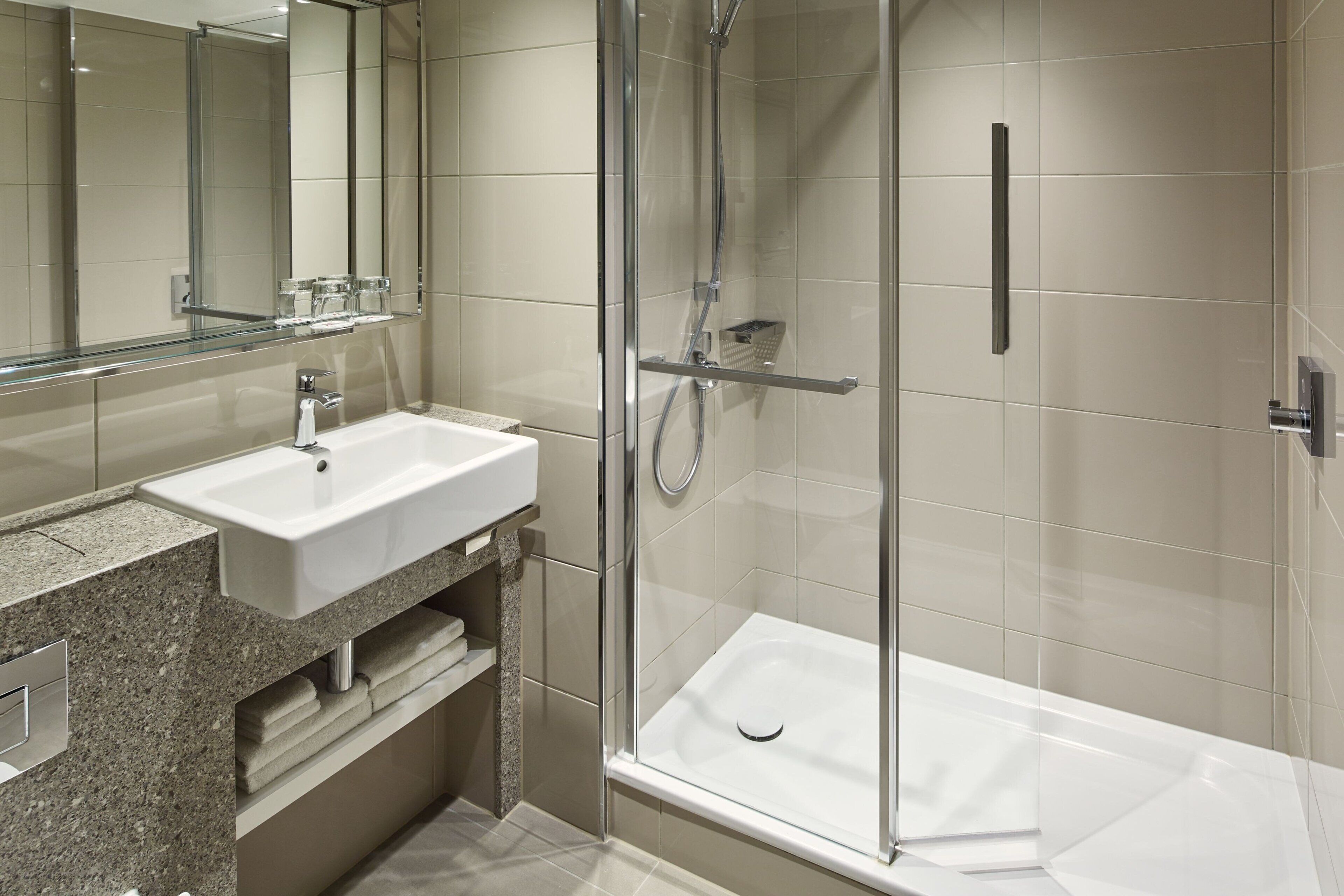 combined shower/bathtub, free toiletries, hair dryer, towels