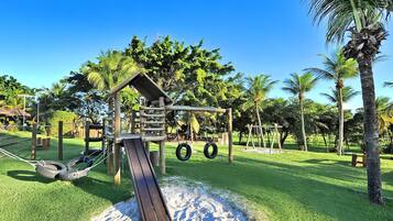 儿童活动区 - 室外