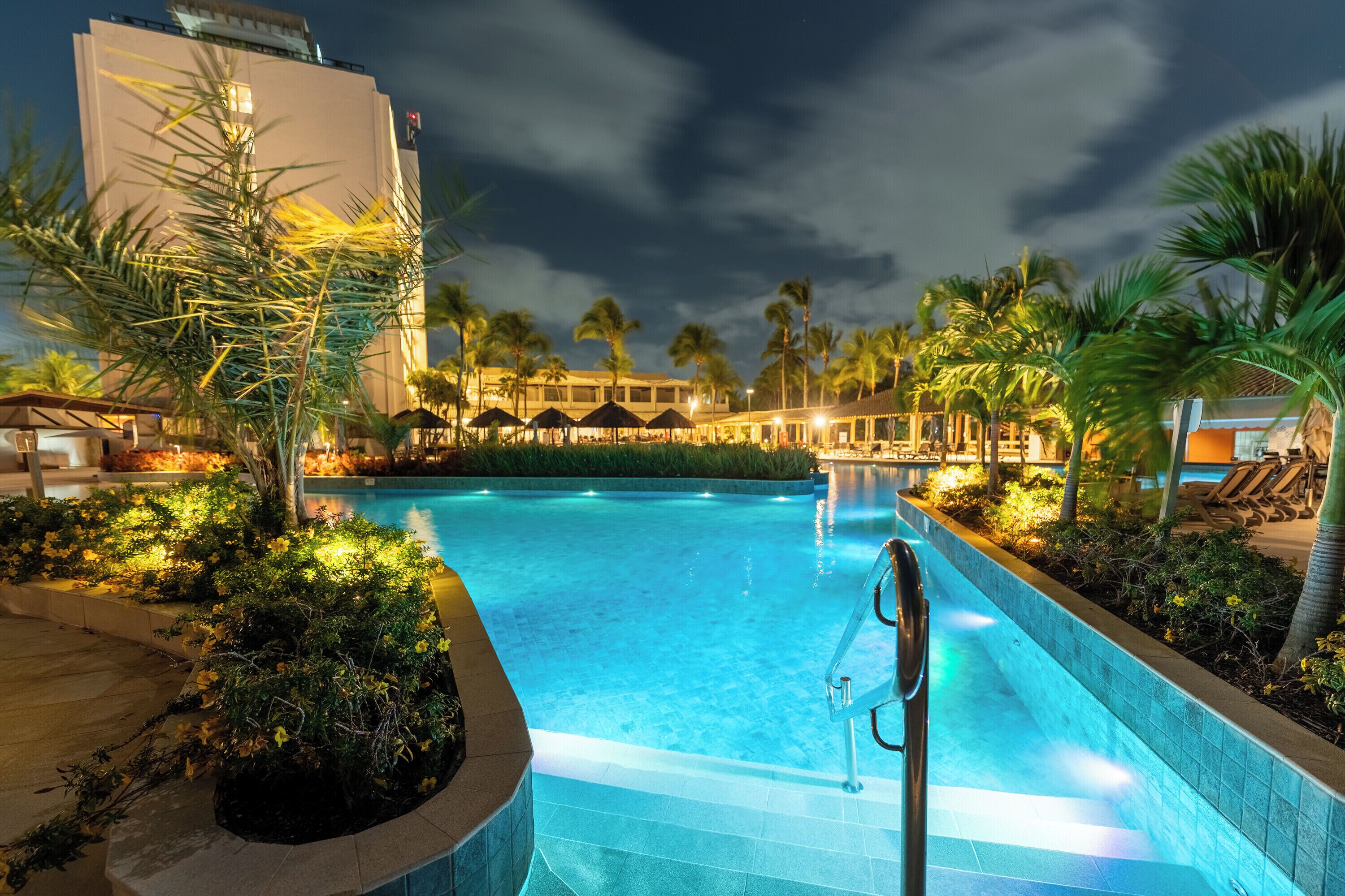 Outdoor pool, pool umbrellas, sun loungers