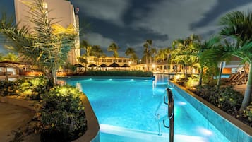 Outdoor pool, pool umbrellas, sun loungers