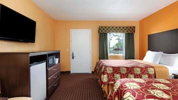 Quarto, 2 camas de casal, para não fumantes | 1 quarto, camas com colchões pillow-top, ferros/tábuas de passar roupa