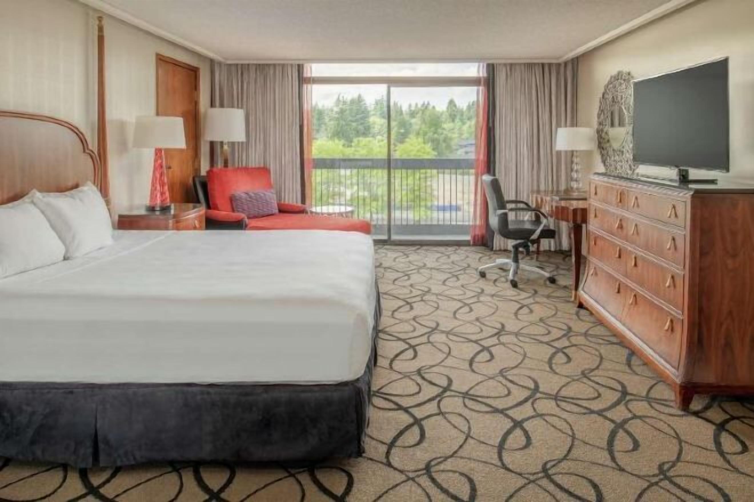 Premium bedding, pillow-top beds, in-room safe, desk