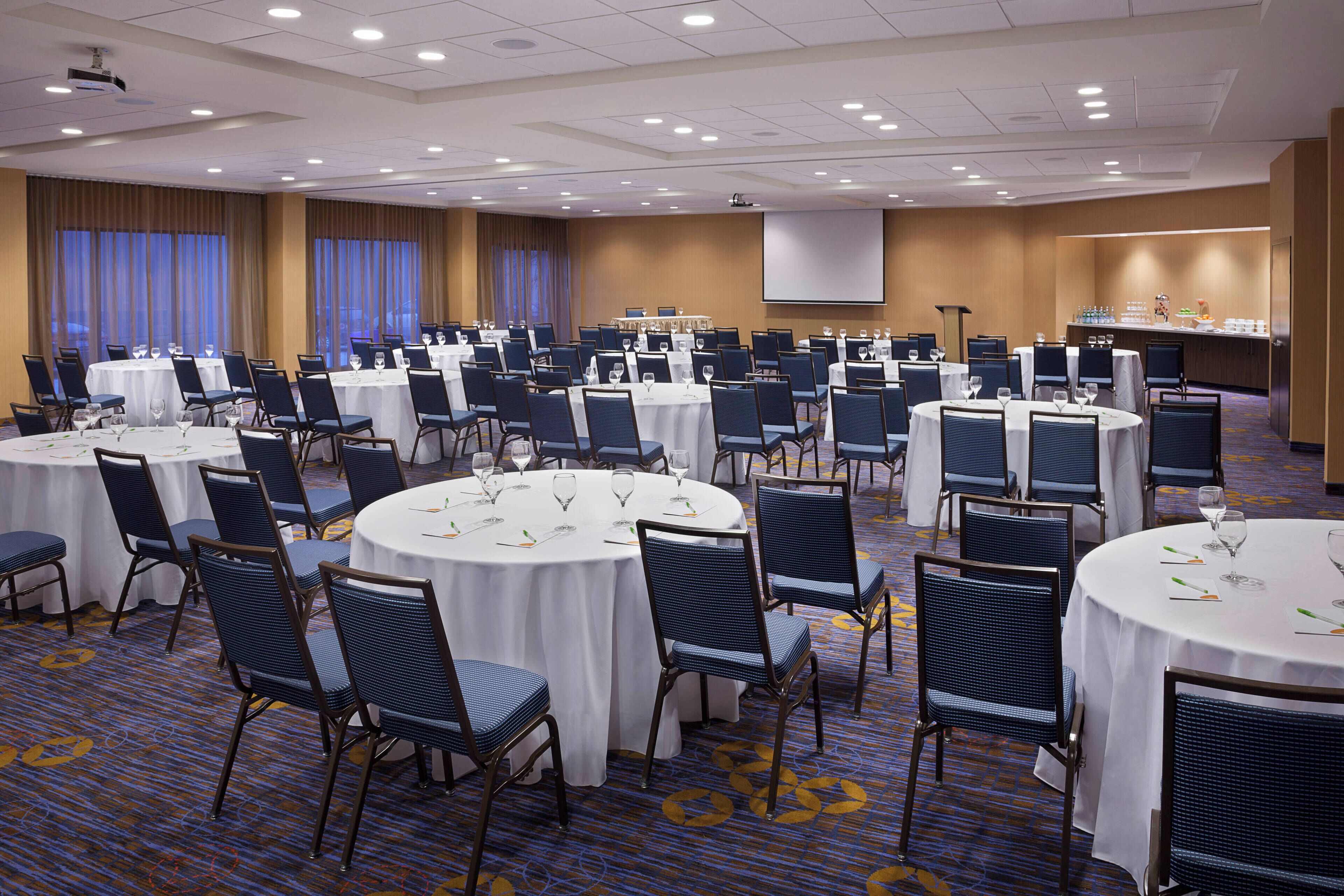 Photo - Courtyard by Marriott Toronto Northeast/Markham