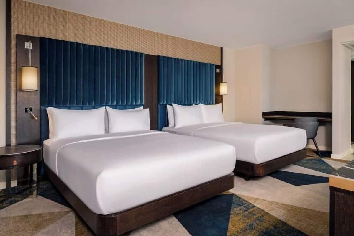 Premium bedding, minibar, in-room safe, desk