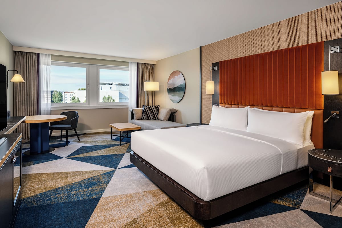 Premium bedding, minibar, in-room safe, desk