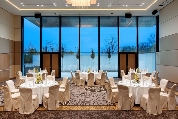 Meeting facility