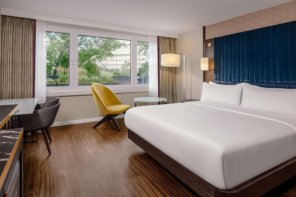 Premium bedding, minibar, in-room safe, desk