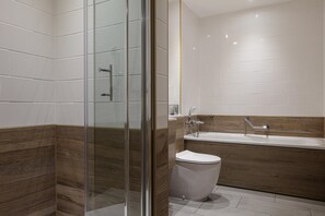 Badkamer met douche