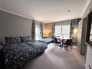 Family Room, 1 Bedroom