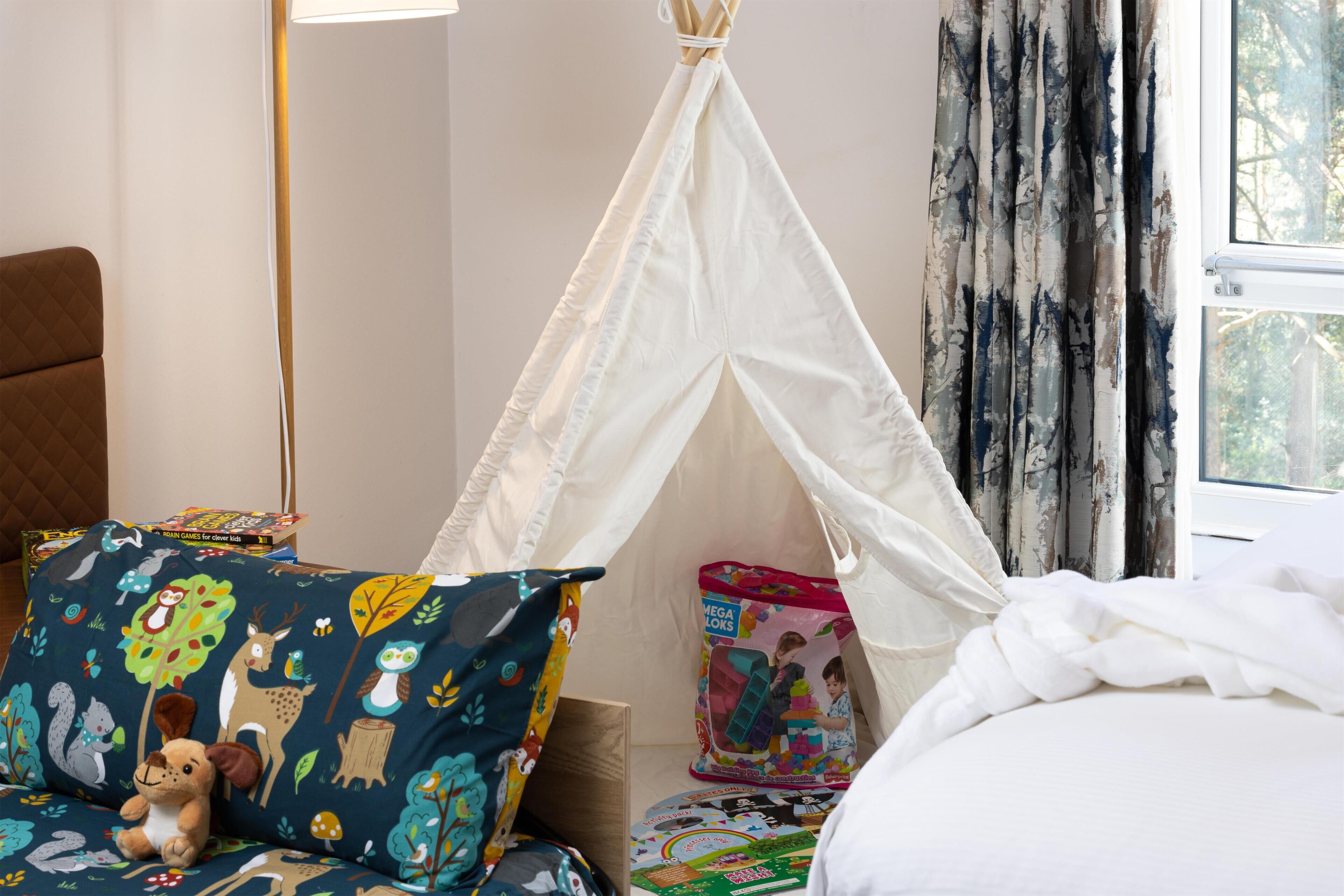 Premium bedding, in-room safe, desk, laptop workspace