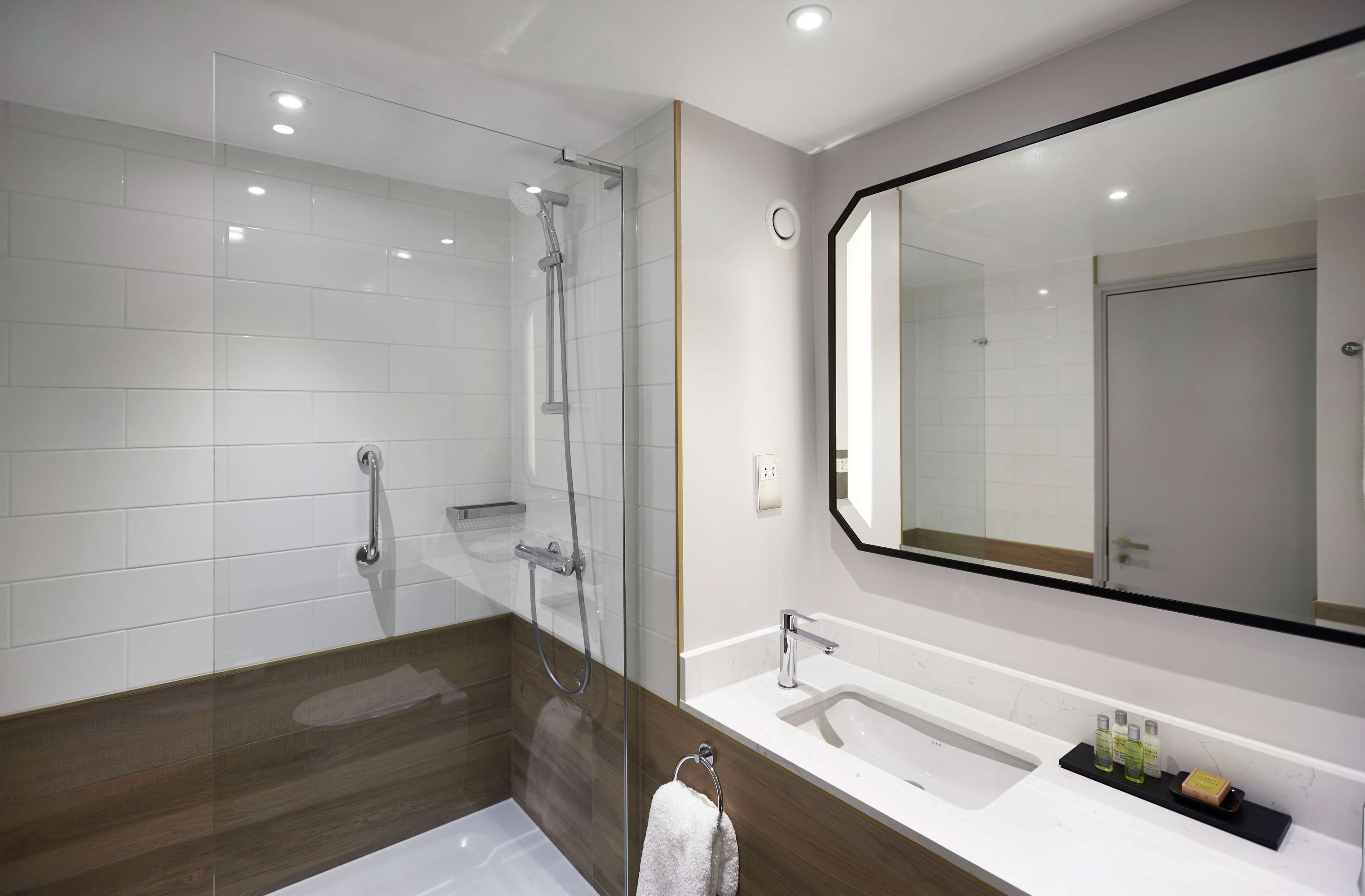 Photo - Hilton Cobham