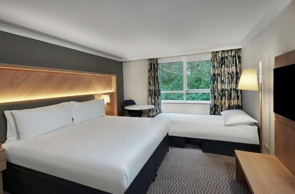 Premium bedding, in-room safe, desk, laptop workspace