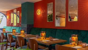 Päivittäinen mukaan otettava aamiainen (24 GBP per henkilö)