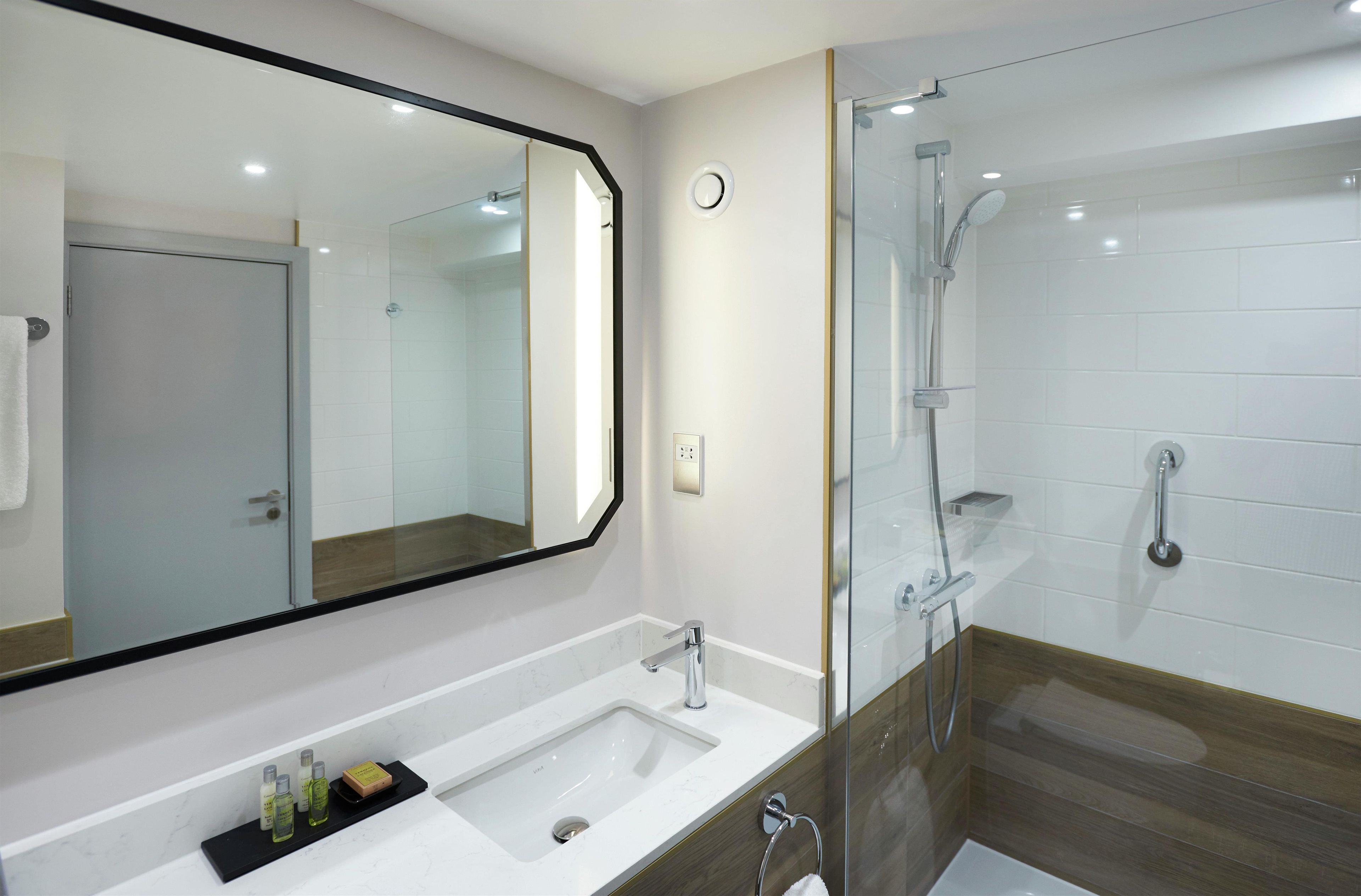 Photo - Hilton Cobham