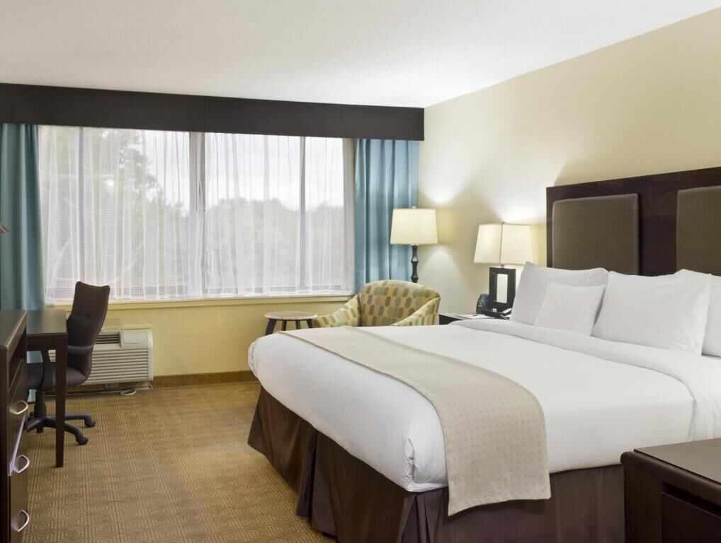 In-room safe, desk, blackout curtains, iron/ironing board